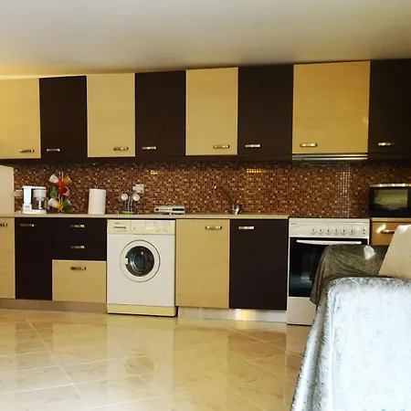 Nadia's House 2 Feriehus *