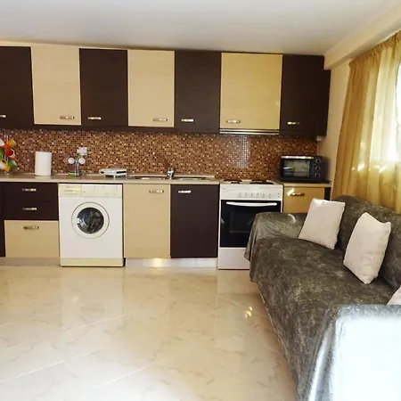 Nadia's House 2 Feriehus *